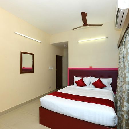 Oyo 8410 Rajeswari Tower Hotel Madras Buitenkant foto