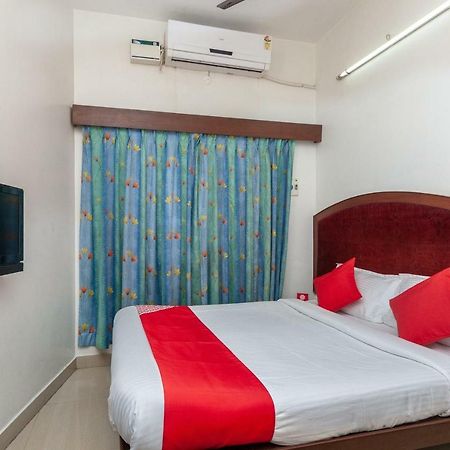 Oyo 8410 Rajeswari Tower Hotel Madras Buitenkant foto