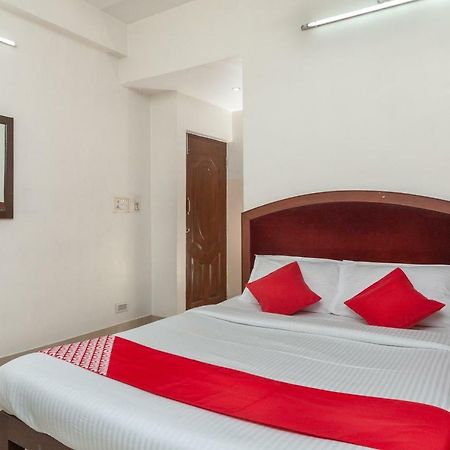Oyo 8410 Rajeswari Tower Hotel Madras Buitenkant foto