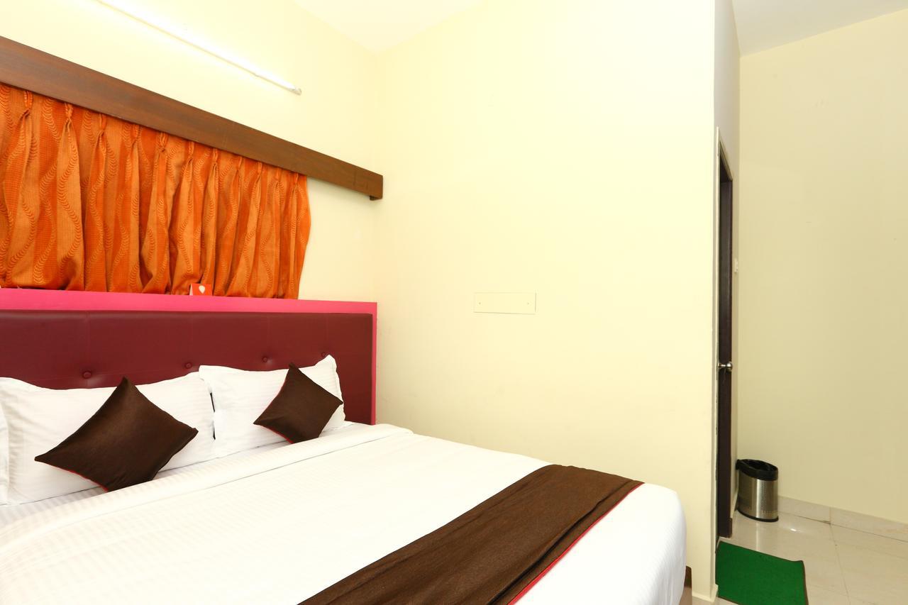 Oyo 8410 Rajeswari Tower Hotel Madras Buitenkant foto