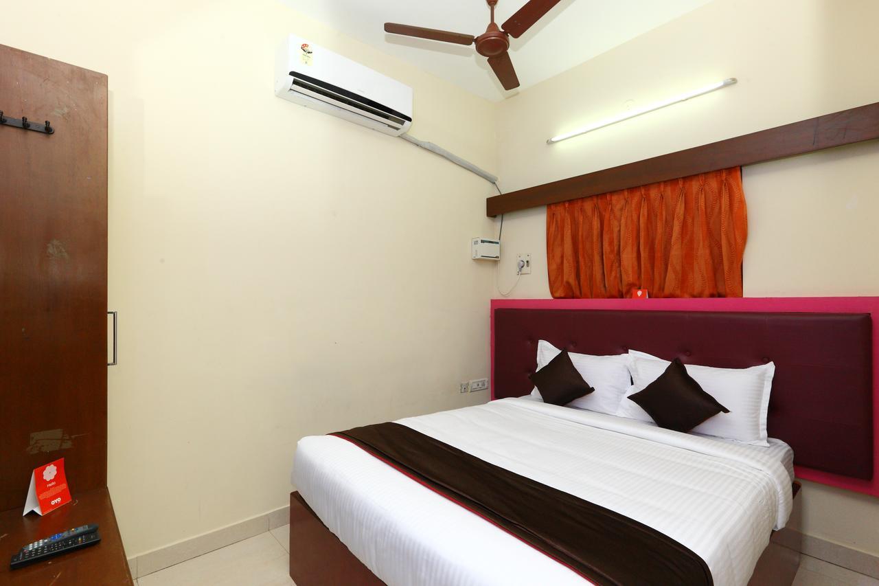 Oyo 8410 Rajeswari Tower Hotel Madras Buitenkant foto