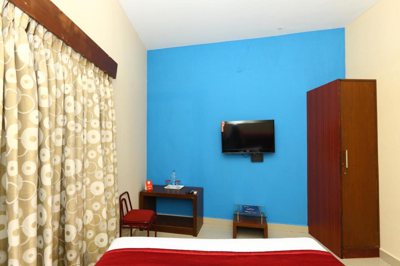 Oyo 8410 Rajeswari Tower Hotel Madras Buitenkant foto