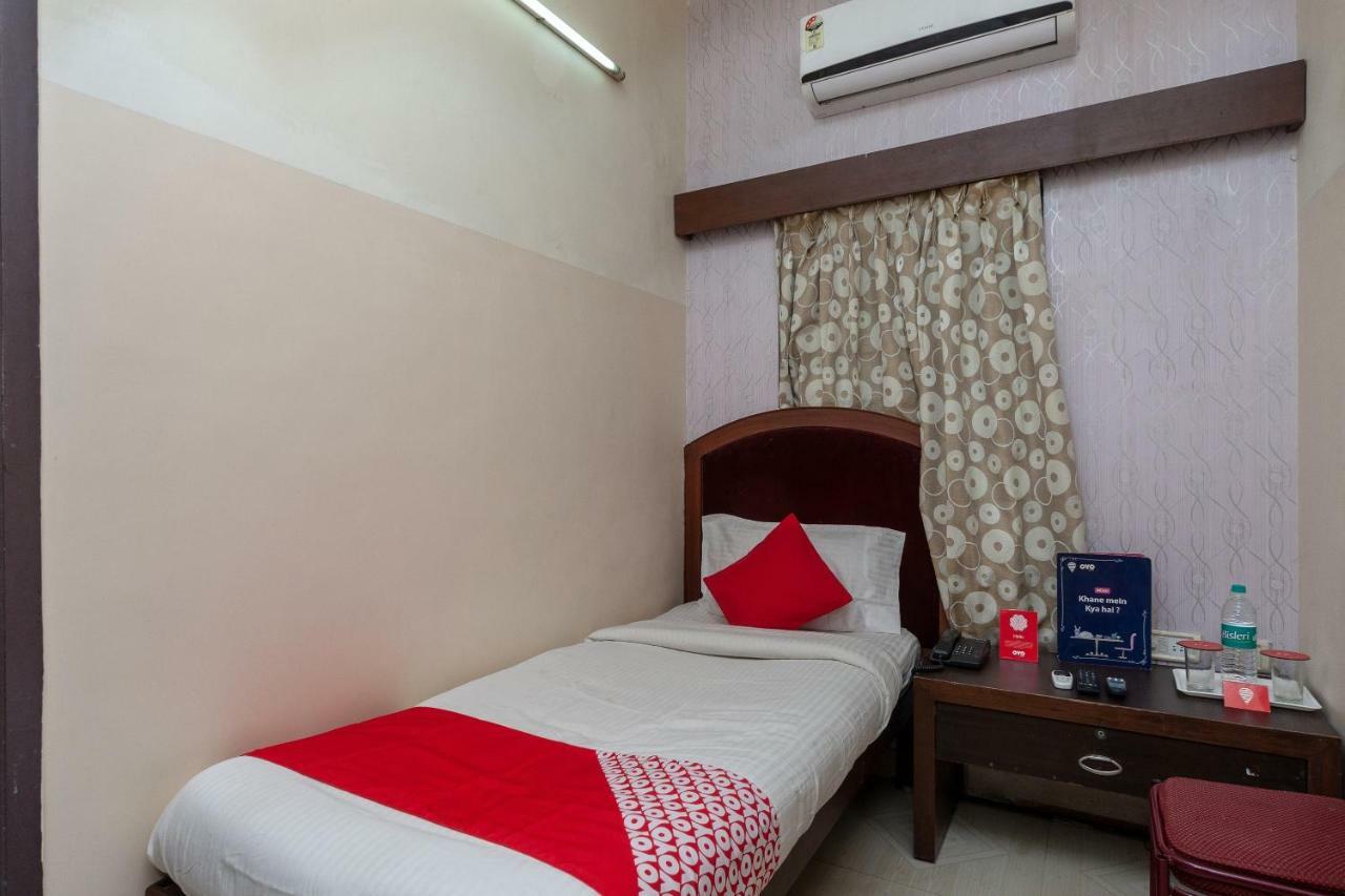 Oyo 8410 Rajeswari Tower Hotel Madras Buitenkant foto