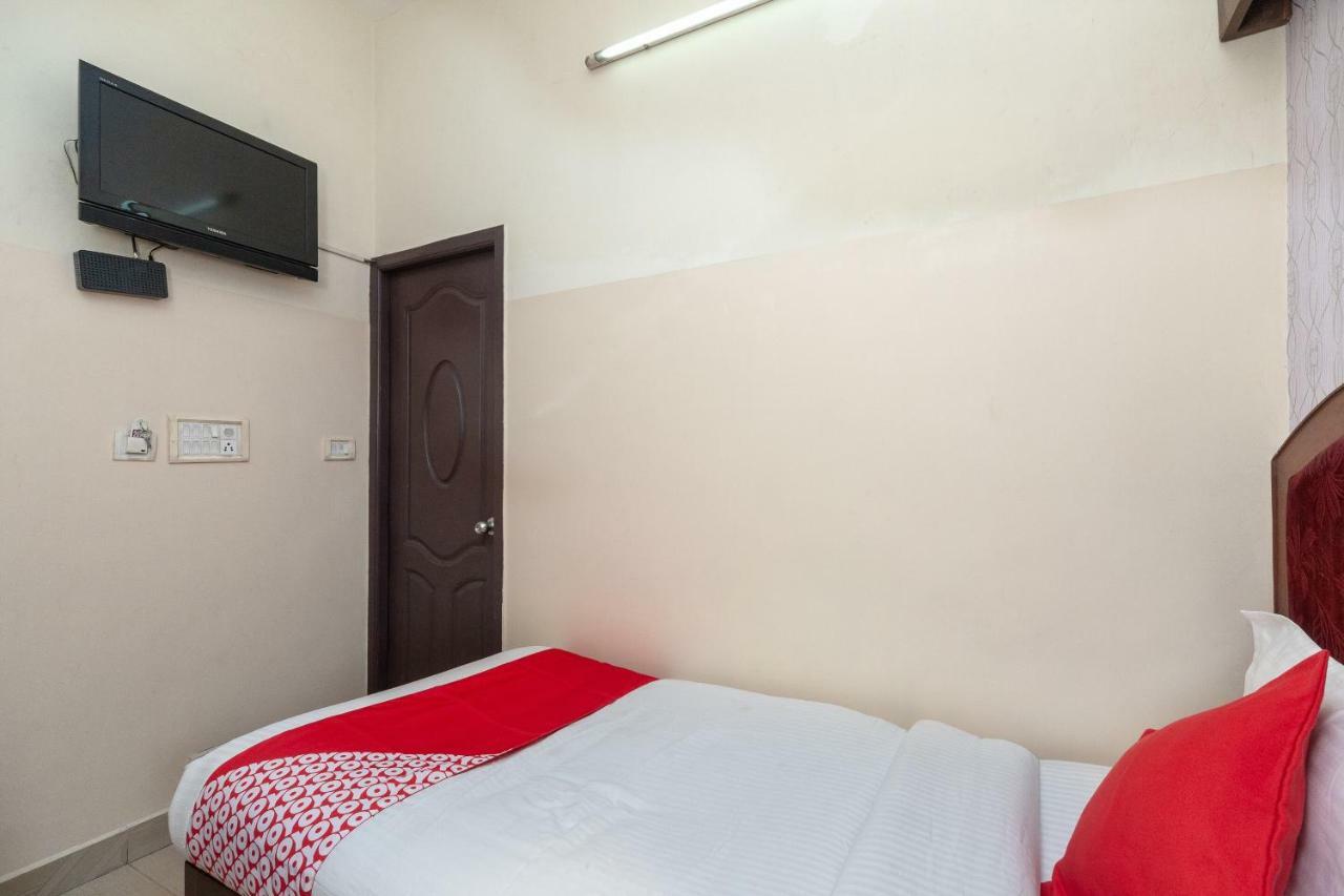 Oyo 8410 Rajeswari Tower Hotel Madras Buitenkant foto