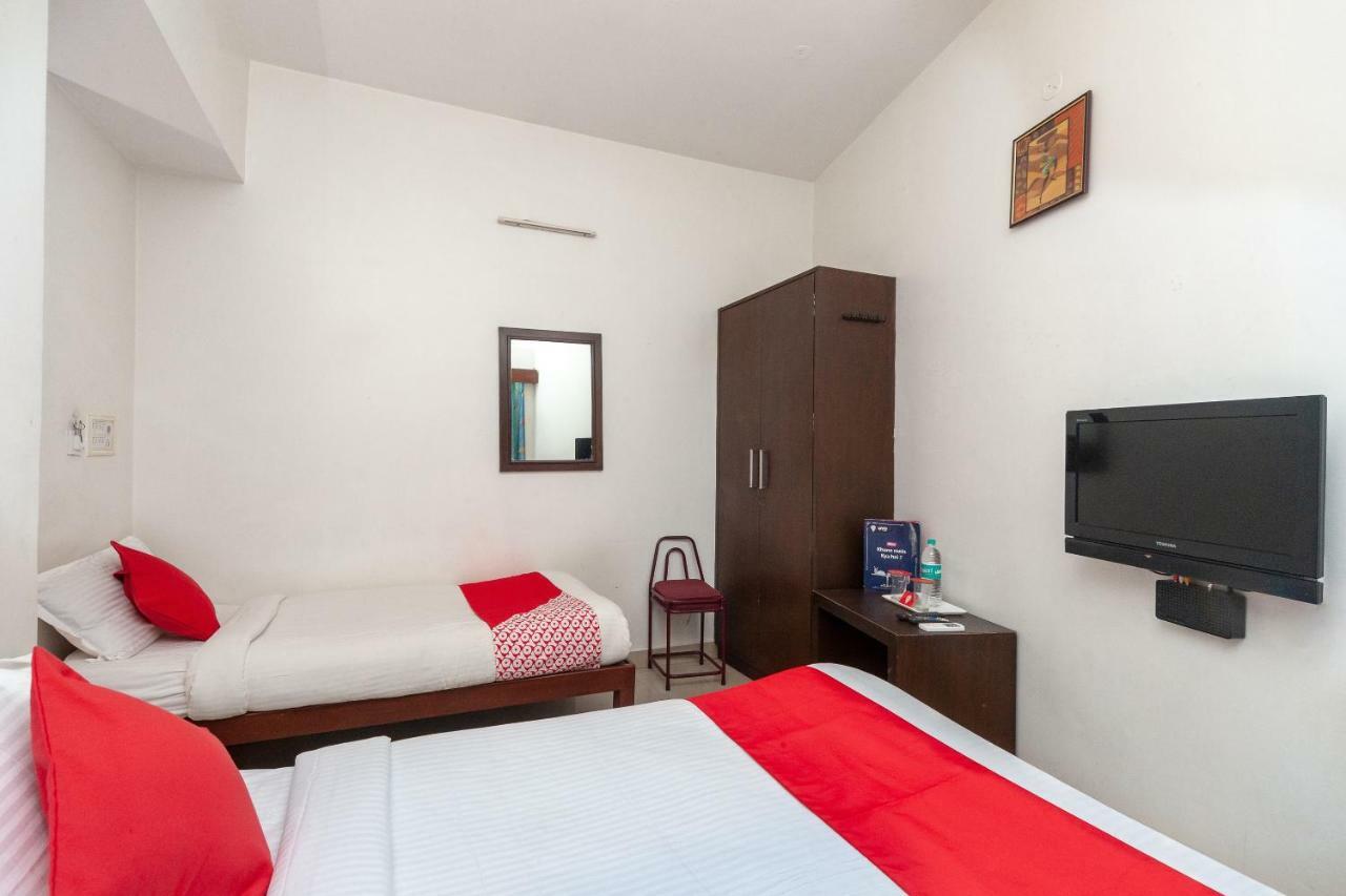 Oyo 8410 Rajeswari Tower Hotel Madras Buitenkant foto