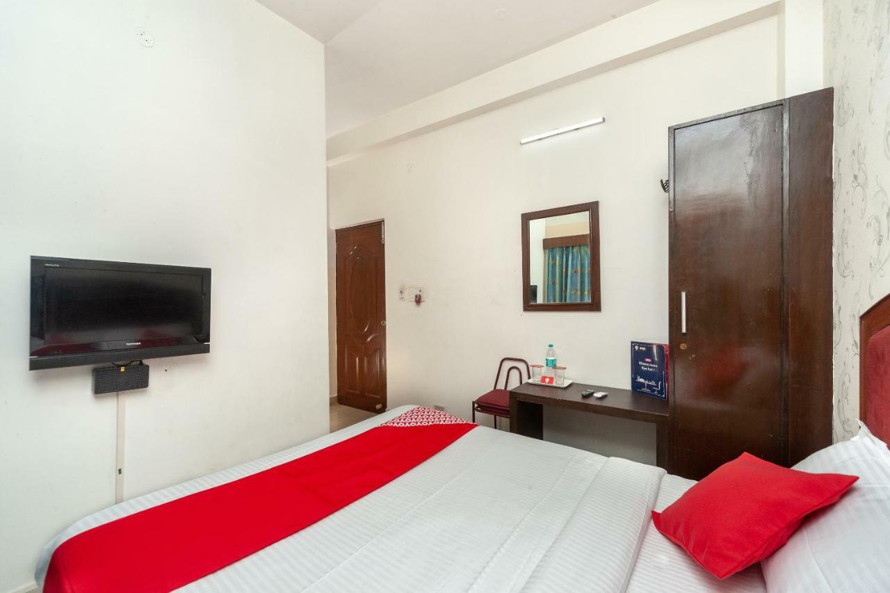Oyo 8410 Rajeswari Tower Hotel Madras Buitenkant foto