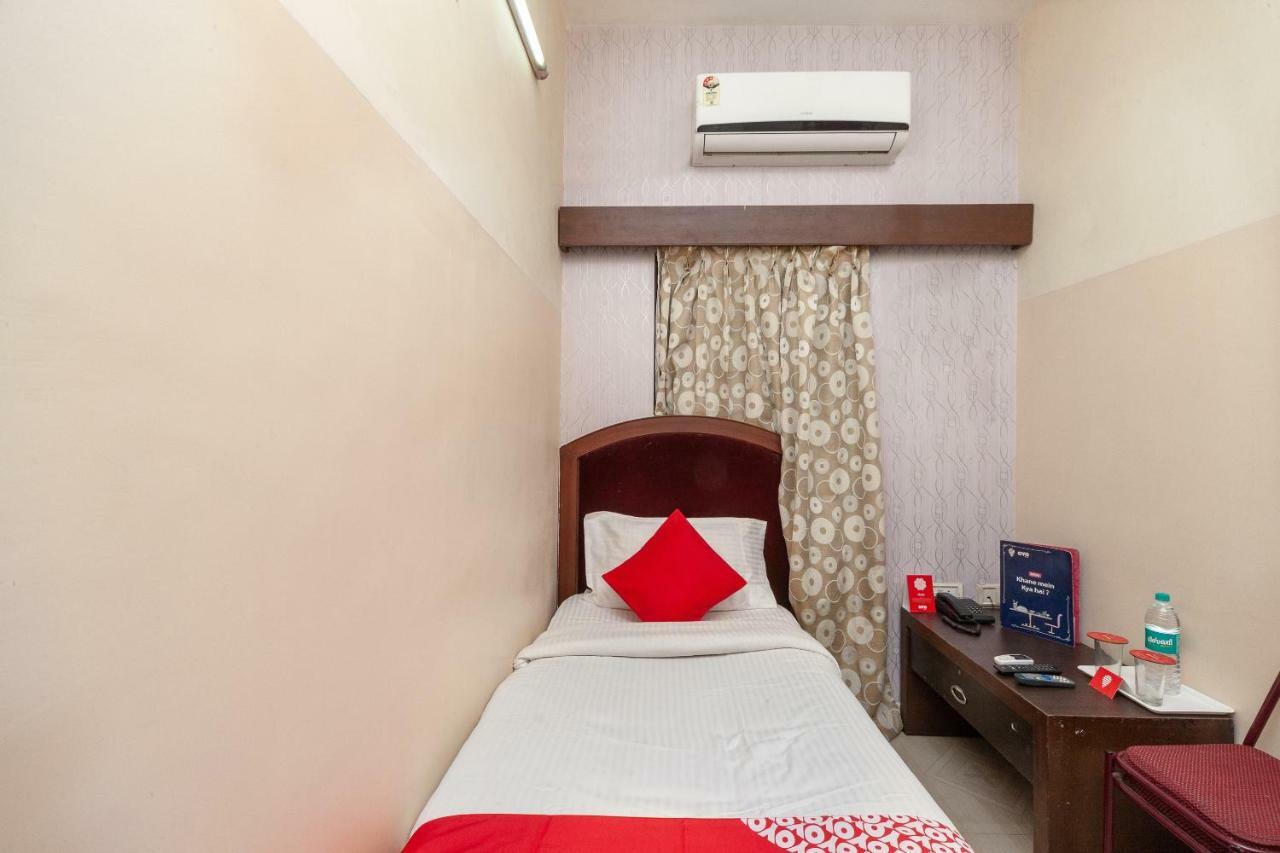 Oyo 8410 Rajeswari Tower Hotel Madras Buitenkant foto