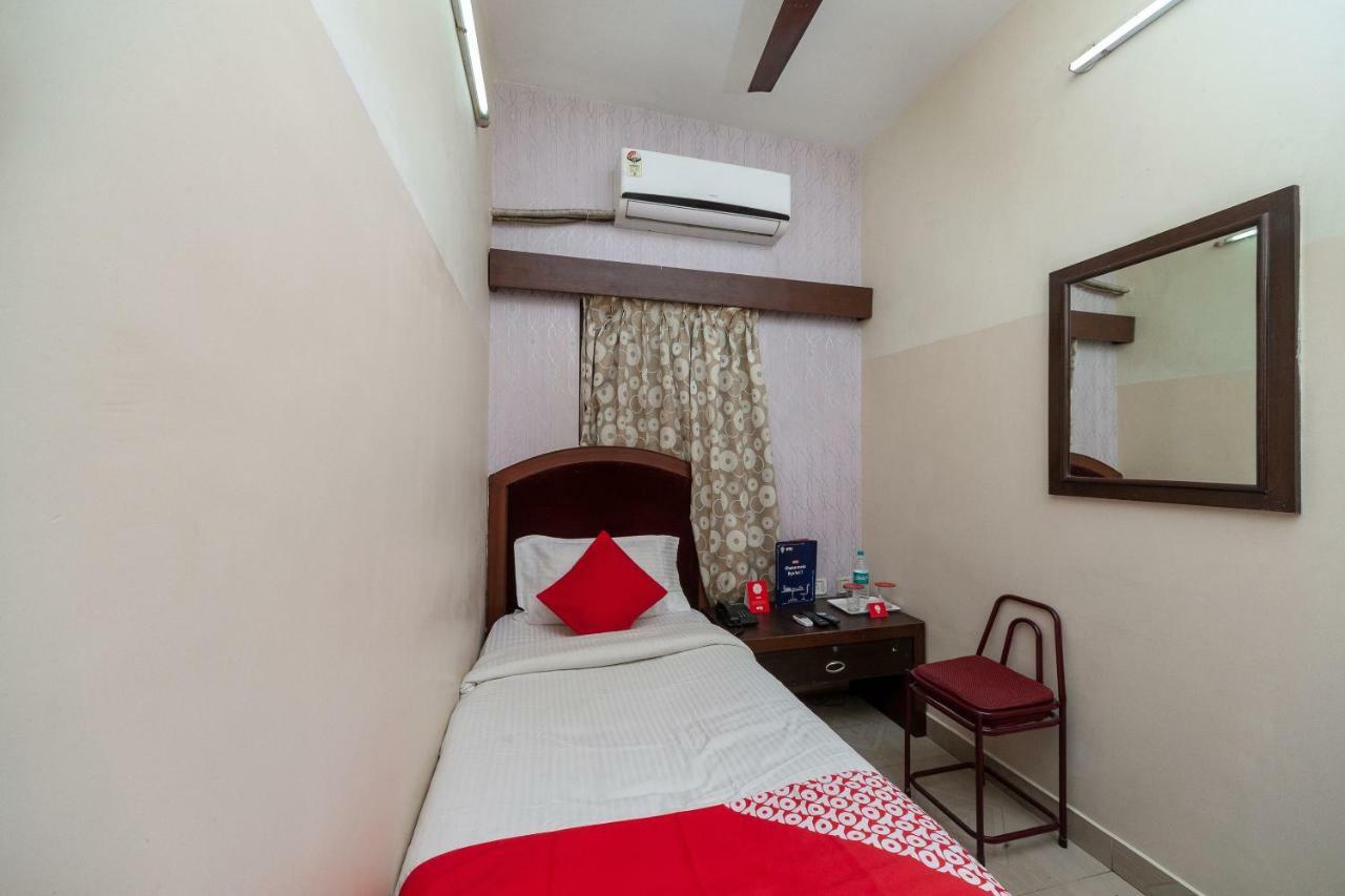 Oyo 8410 Rajeswari Tower Hotel Madras Buitenkant foto