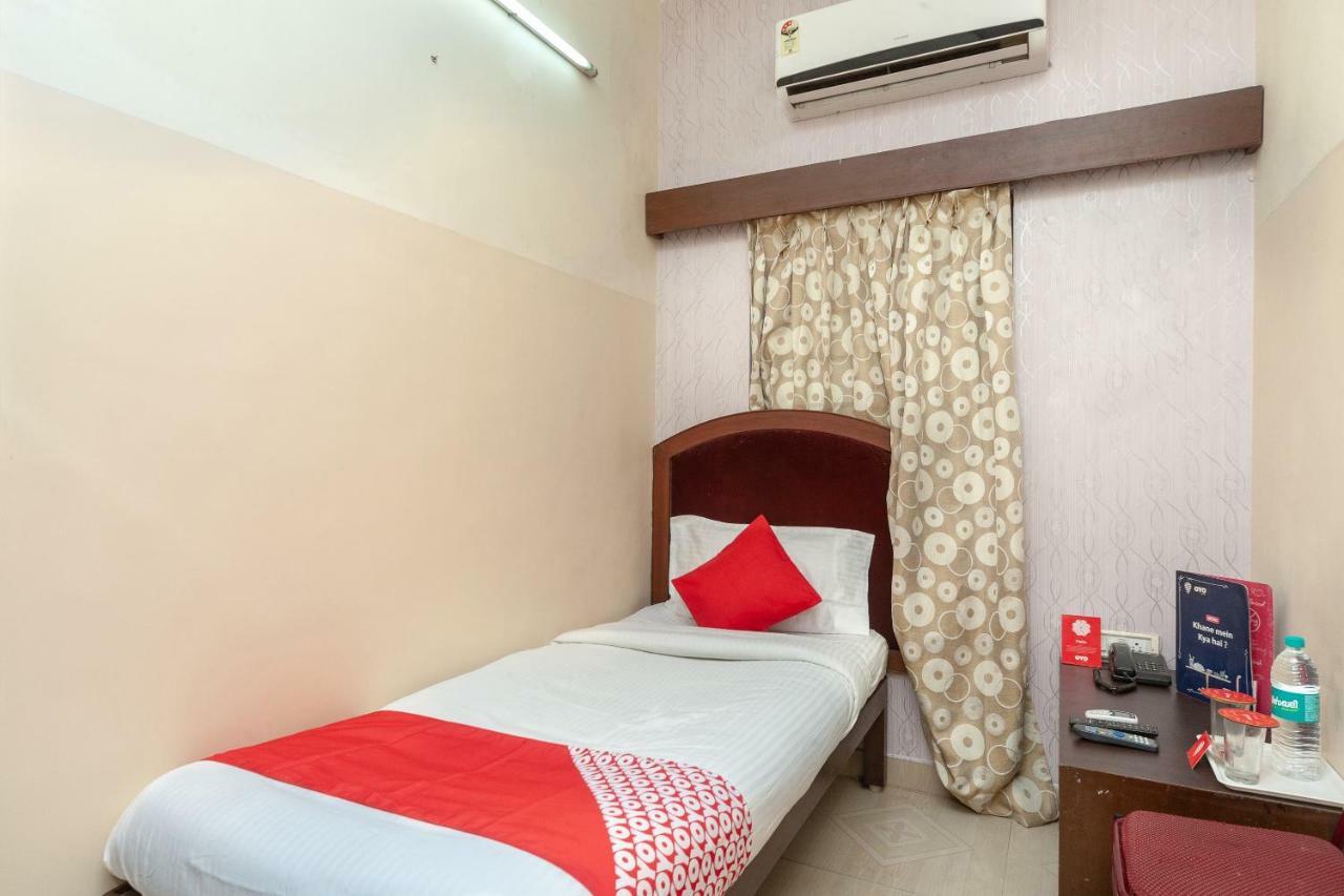 Oyo 8410 Rajeswari Tower Hotel Madras Buitenkant foto