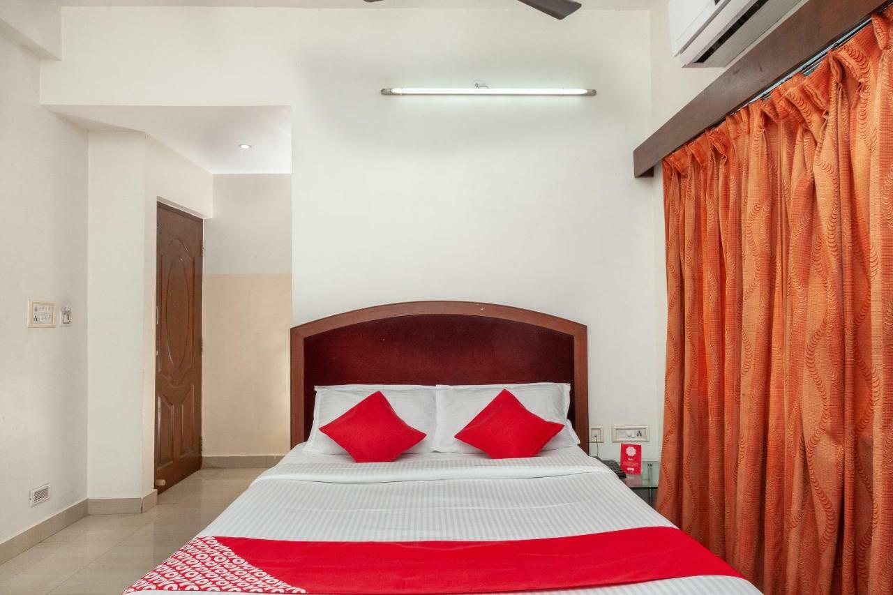 Oyo 8410 Rajeswari Tower Hotel Madras Buitenkant foto