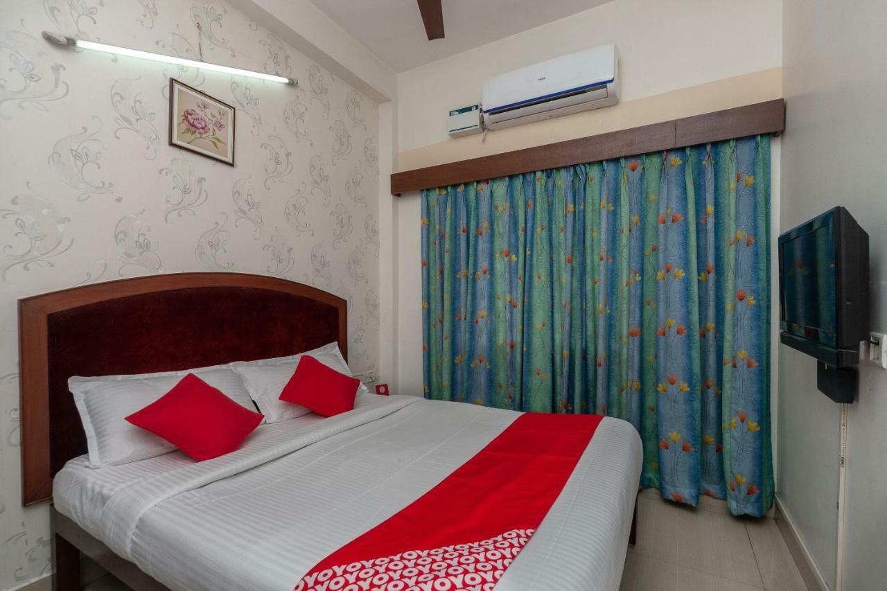 Oyo 8410 Rajeswari Tower Hotel Madras Buitenkant foto