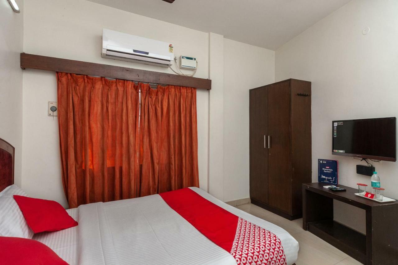 Oyo 8410 Rajeswari Tower Hotel Madras Buitenkant foto