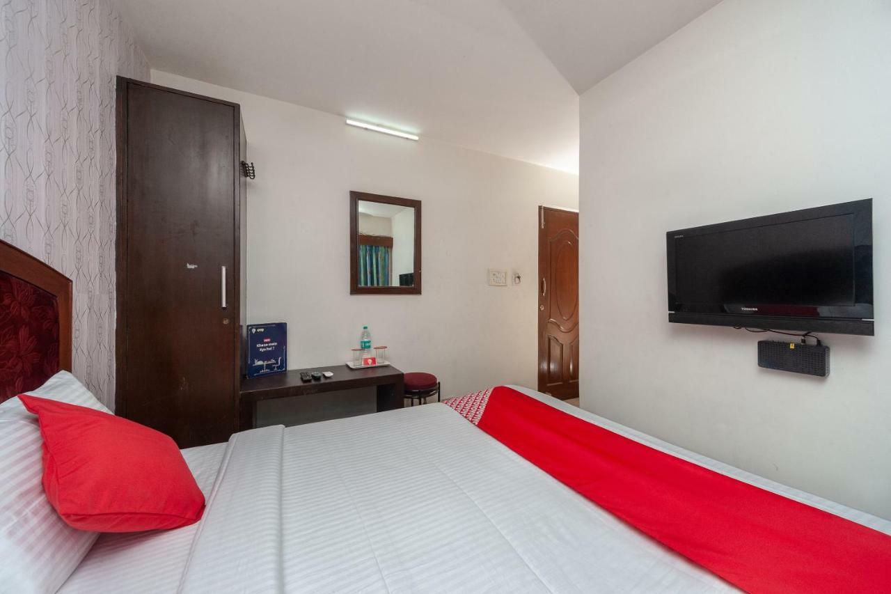 Oyo 8410 Rajeswari Tower Hotel Madras Buitenkant foto